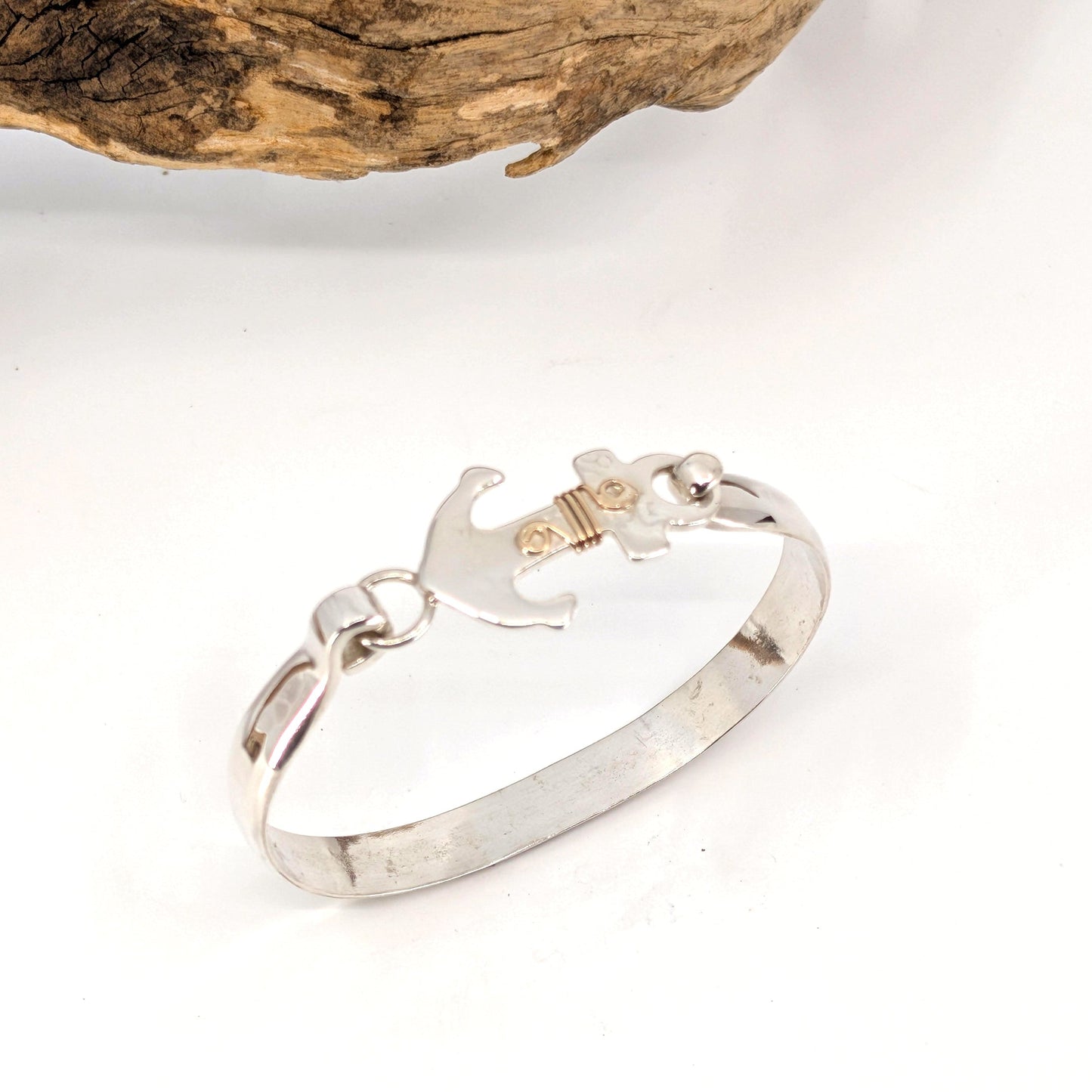 Anchor 8MM Latch Bracelet