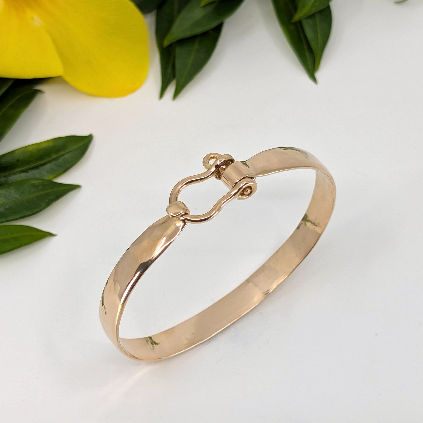 Shackle 8MM Latch Bracelet