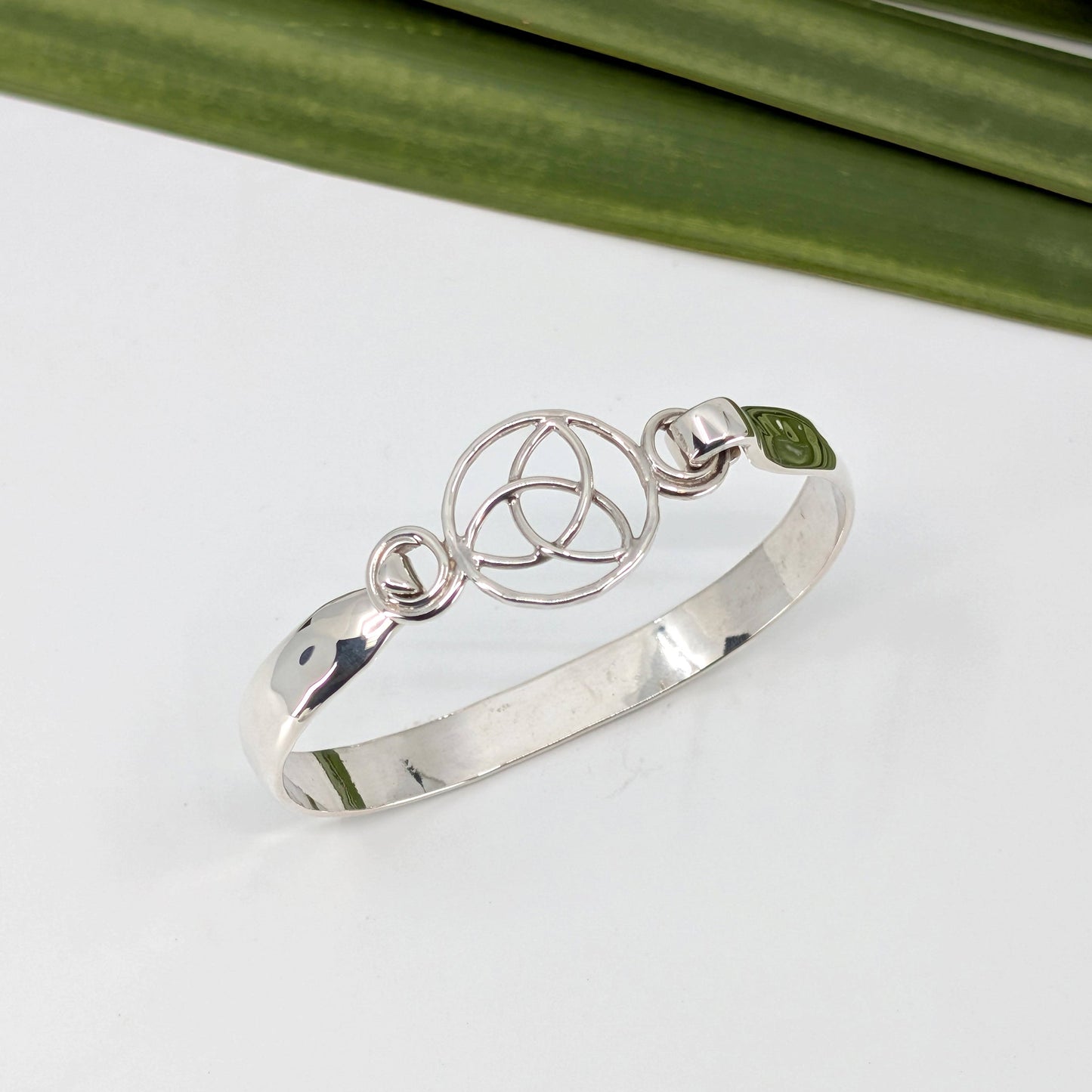 Trinity 8MM Latch Bracelet