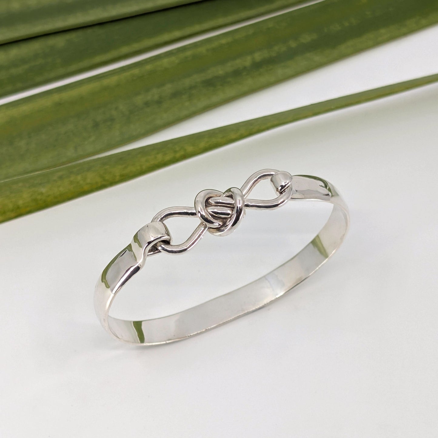 crucian knot 8mm latch bracelet-Sterling Silver-Multiple Sizes-5 3/4