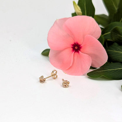 crucian knot post earring-Sterling Silver-Medium-