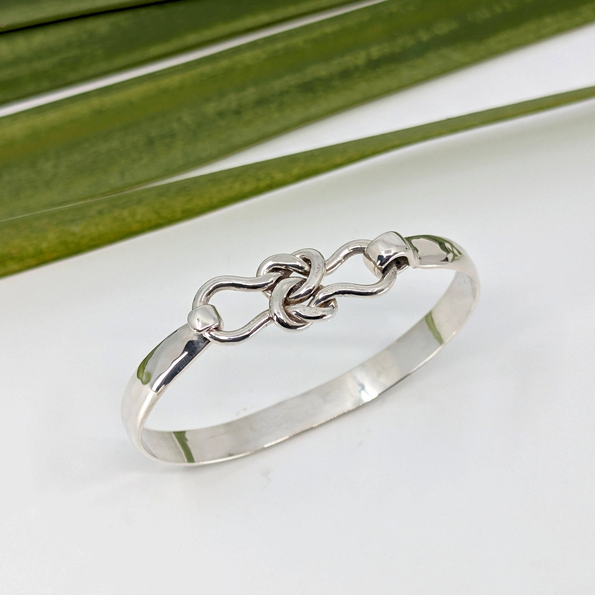 friendship knot 8mm latch bracelet-Sterling Silver-Multiple Sizes-5 3/4