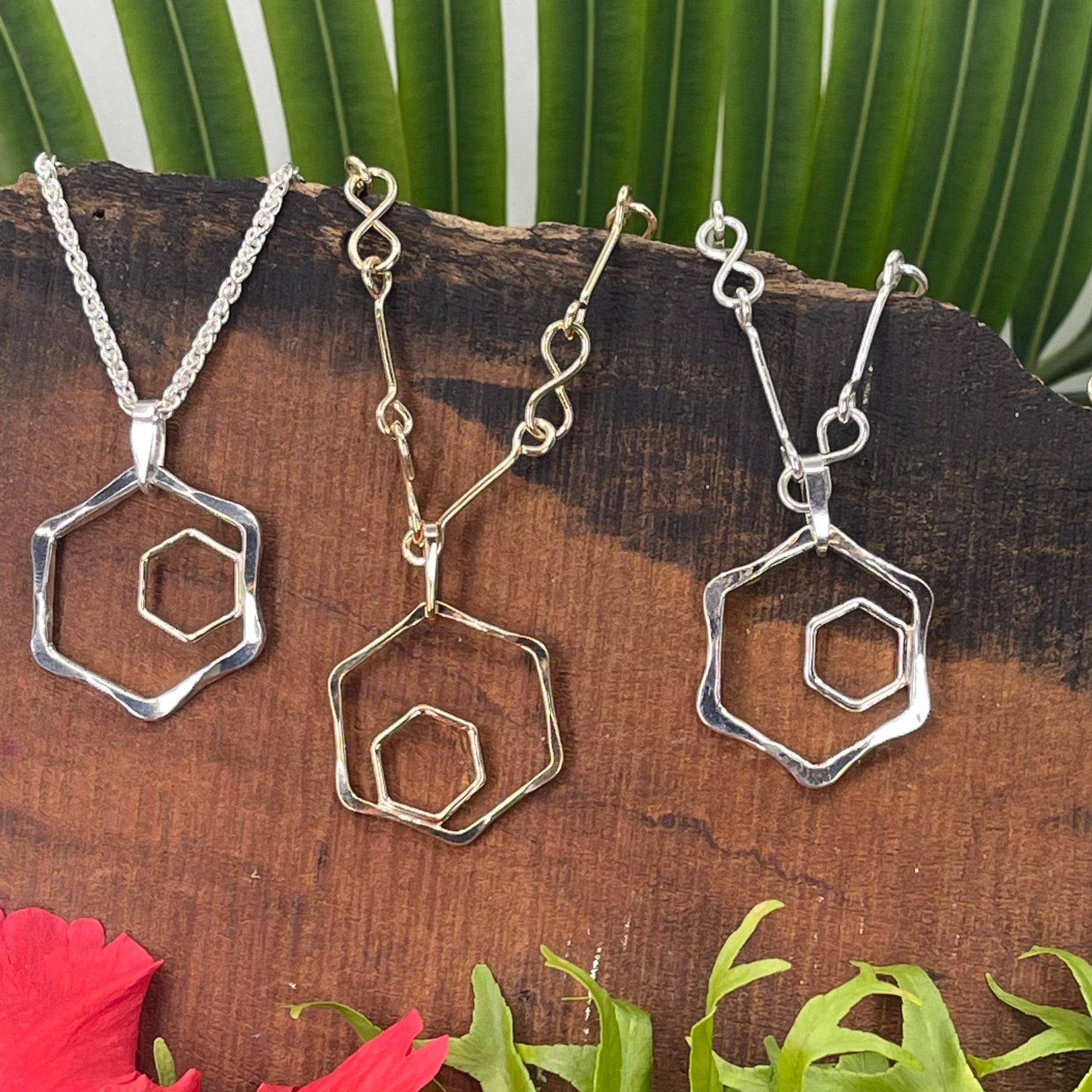 アクセサリー GARNI / Honeycomb Studs Pendant GARNI / Honeycomb Studs Pendant - L【取り寄せ商品】 - LAD
