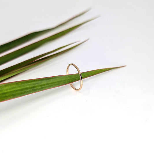 Simple Thin Band Ring