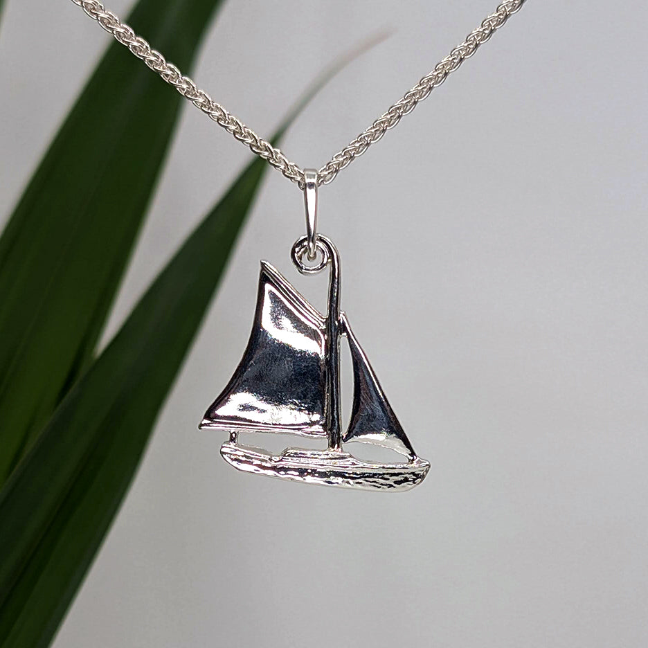 Sloop Pendant