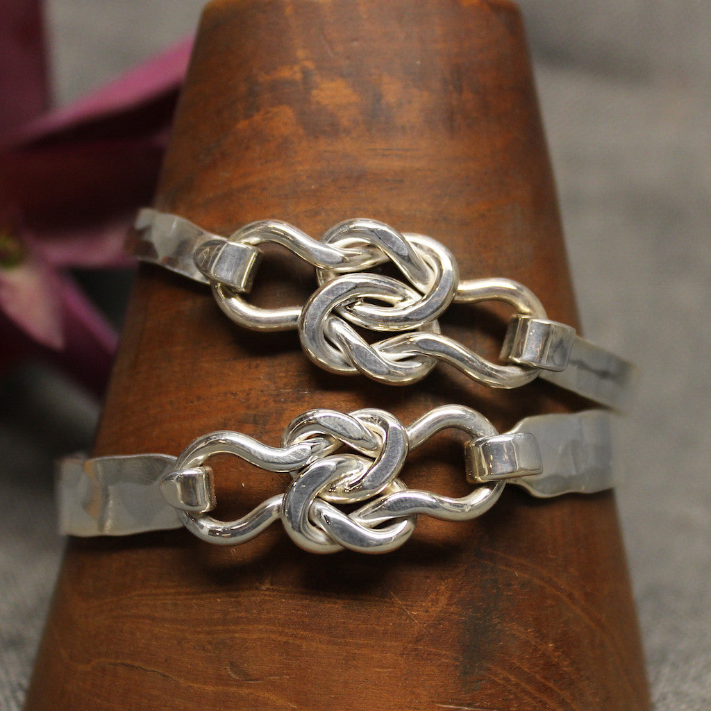 3mm Crucian Hook Bracelet – RJS Handmade Designs